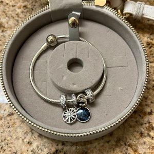 COPY - NEVER worn pandora bracelet with FOUR charms!